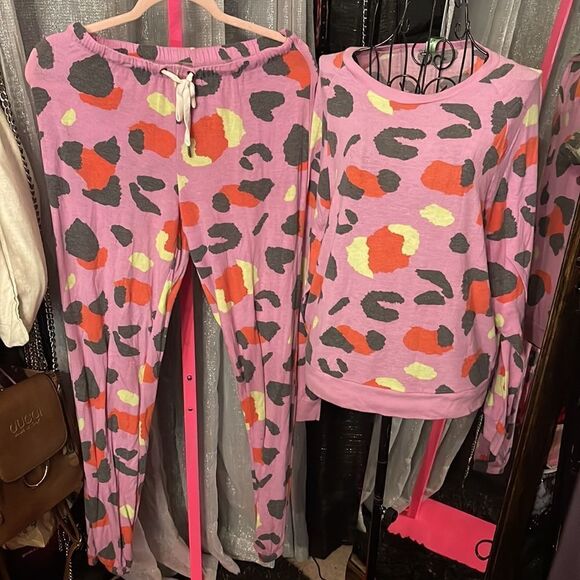 Medium(m) honeydew intimates animal print pajama lounge set crewneck joggers - Picture 6 of 8